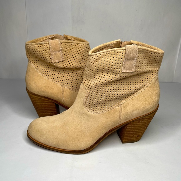 Vince Camuto Beige Suede Mesh Western Block Heeled Ankle Boots Booties - Picture 5 of 13
